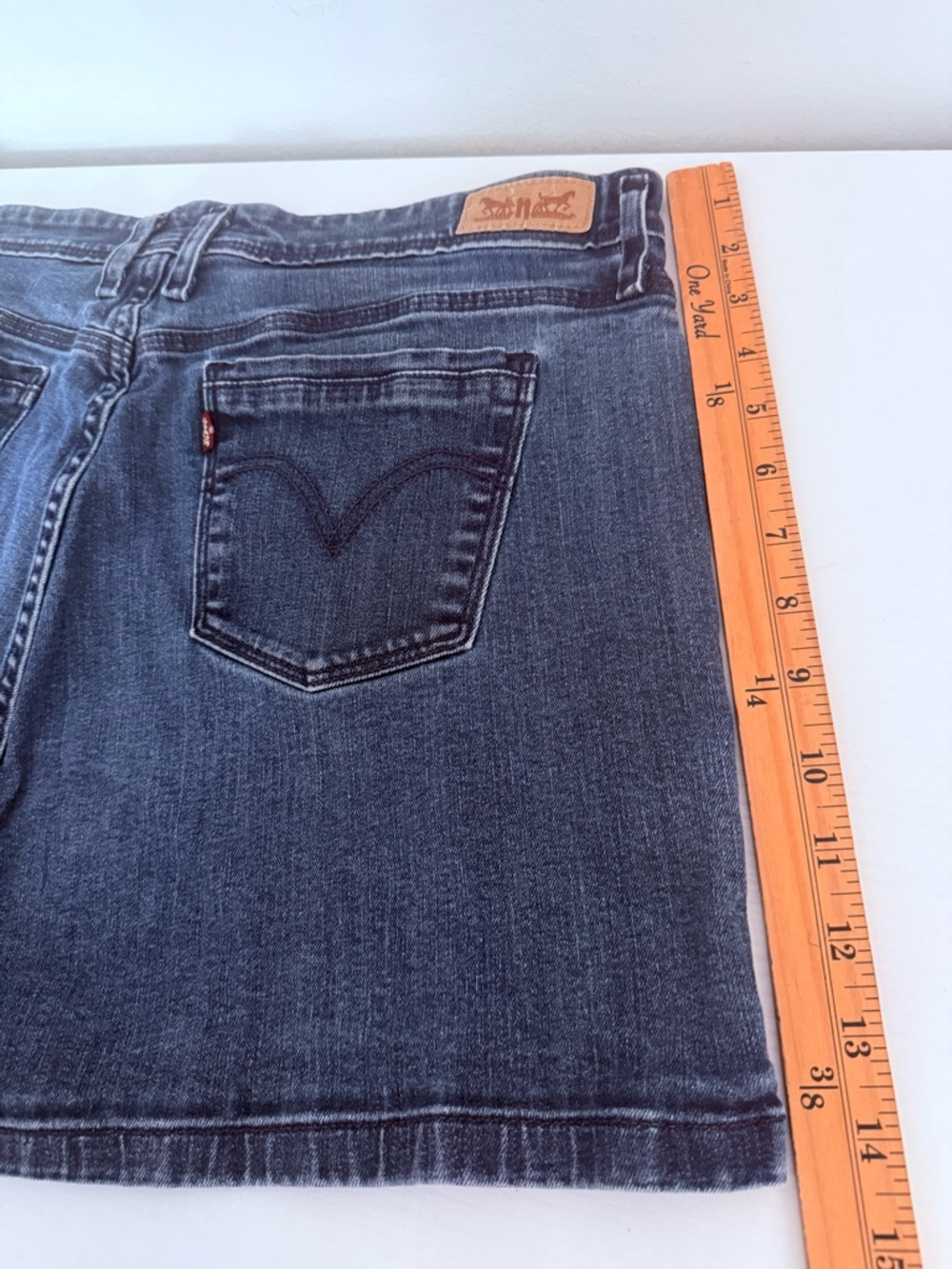 Levi's Dark Blue Denim Women’s Shorts Size 12 - Picture 5 of 7